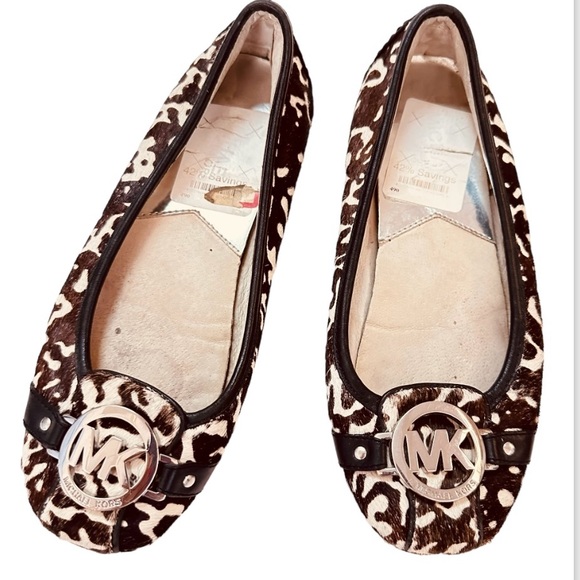 MK LOGO MICHAEL KORS  Animal Print Black White Brown LEATHER FLATS Size 6 M - Picture 1 of 12